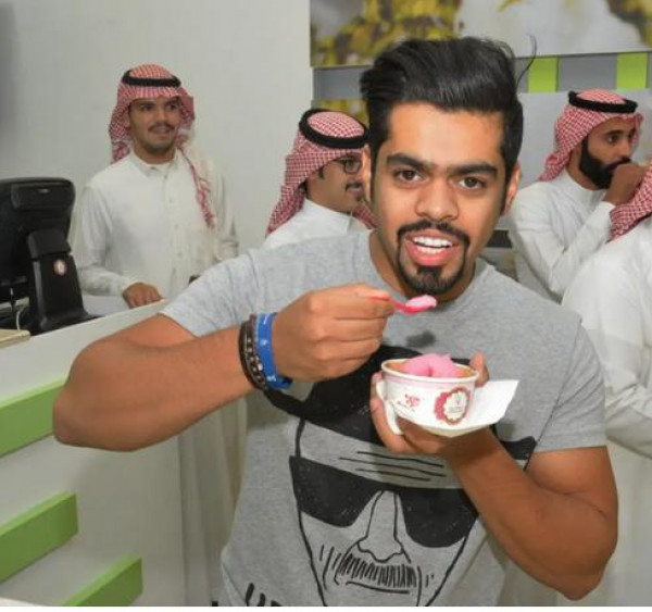 فنان خليجي متهم بإهانة الخليجيات بسبب ما قاله عن الزواج من سعودية