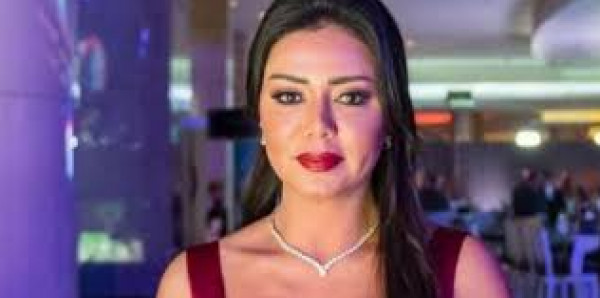 فنانة مصرية تعلن تلقيها رسالة مفاجئة من أحد المتحرشين بها