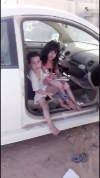 القصة الكاملة لاحتجاز طفلين داخل سيارة في السعودية
