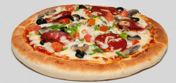 طريقة تحضير عجينة البيتزا 9999060621