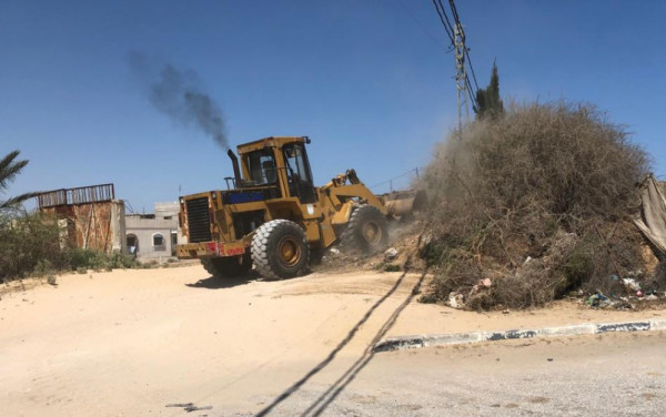 بلدية خانيونس: إزالة التعديات والشروع بفتح شارع 9057 بحي قيزان أبو رشوان