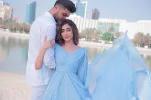 أبرار سبت تفاجئ الجميع بعقد قرانها على الشاطئ