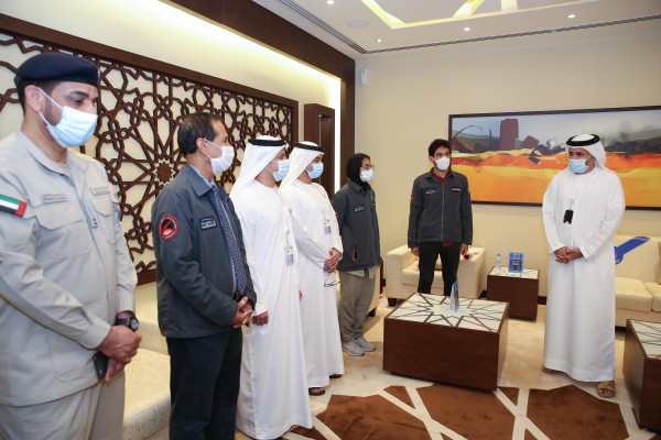 مطار أبوظبي الدولي يستقبل وفد وكالة الإمارات للفضاء المشارك بمسبار الأمل