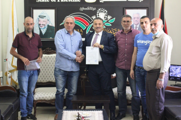 توقيع اتفاقية "التزام" بين المجلس بلدي بيتونيا ونقابة العاملين في البلدية