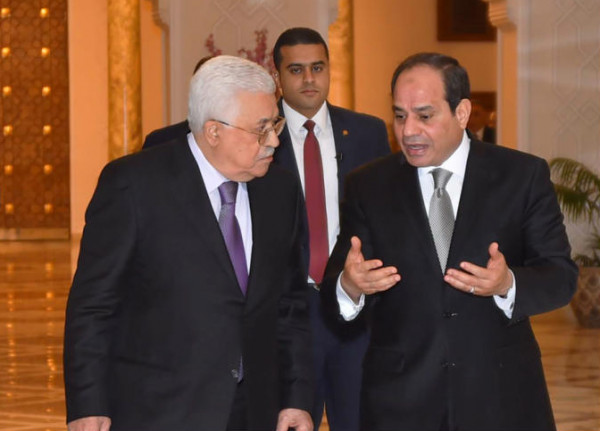 الرئيسان عباس والسيسي يتبادلان التهاني بحلول عيد الأضحى