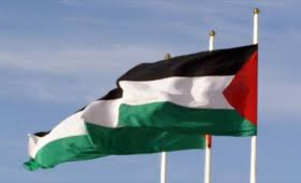 الرئيس عباس يُعلن الحداد وتنكيس الأعلام ليوم واحد تضامناً مع الشعب اللبناني