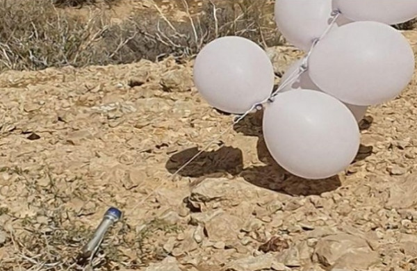 غانتس وكوخافي: سنرد على إطلاق البالونات الحارقة من قطاع غزة