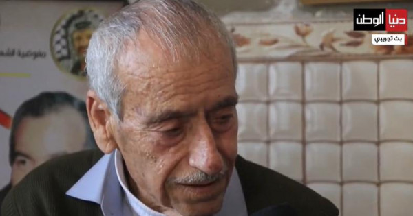 شاهد: المُسن قعدان يصنع تقويماً يدوياً لموعد الإفراج عن نجله من سجون الاحتلال