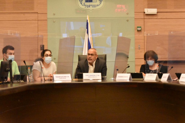 لجنة مكافحة حوادث العمل برئاسة النائب أسامة السعدي تعقد جلستها الأولى