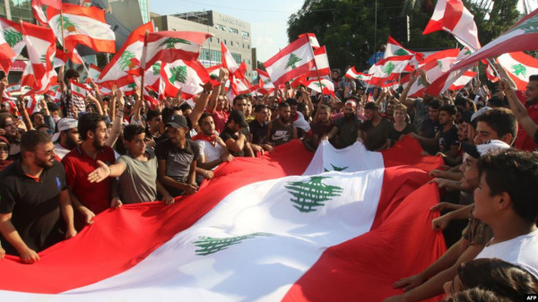 42 مصاباً في مظاهرات لبنانية وسط بيروت