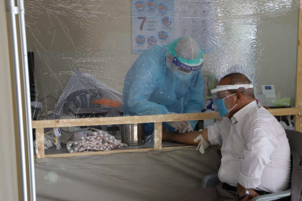"الصحة" بغزة تكشف تفاصيل جديدة حول الفحص السريع الخاص بتحديد المشتبه بإصابتهم بفيروس (كورونا)