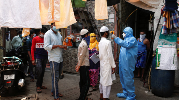 الهند: تسجيل زيادة قياسية بمعدل الإصابات اليومية بفيروس (كورونا)