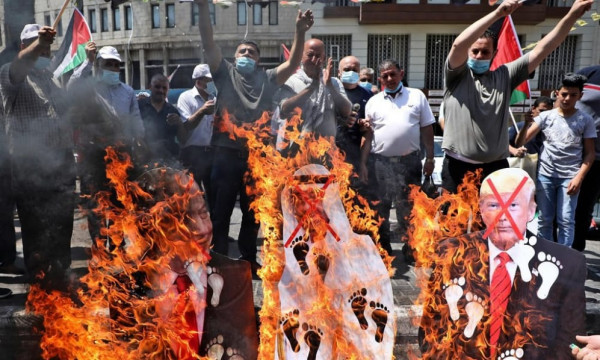 صور: مسيرات غاضبة في الضفة والقدس تنديدا بتطبيع الإمارات مع الاحتلال