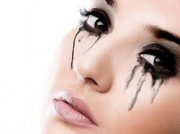 بـ4 حيل سهلة تمنعين سيلان الآيلانير في أيام الصيف