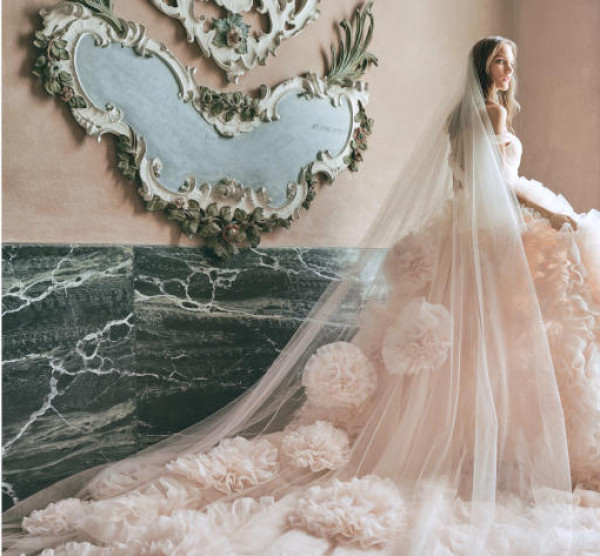صور: موديلات فساتين زفاف باللون البيج 2020