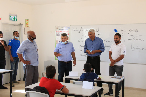 في جولة ميدانية بالنقب.. النائب جبارين يزور مدارس القرى مسلوبة الاعتراف