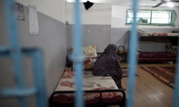 مركز فلسطين: 37 أسيرة في سجون الاحتلال يعانين من ظروف قاهرة