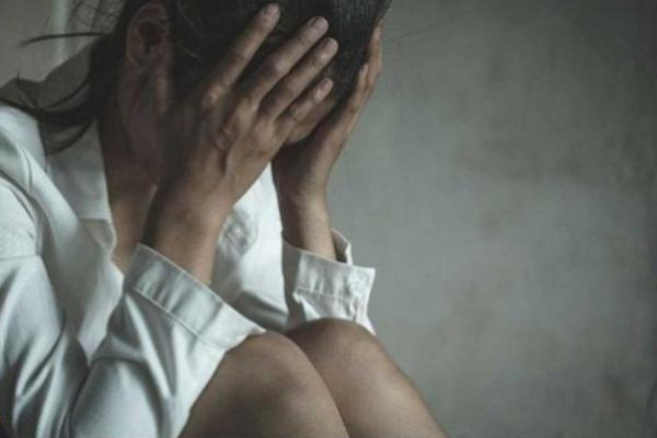أثناء نقلها للمستشفى.. سائق إسعاف يغتصب فتاة مصابة بـ(كورونا)