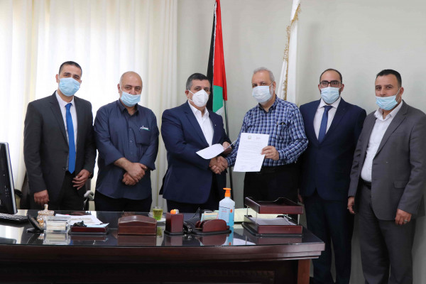 بلدية بيت لحم ومختبرات مدلاب توقعان إتفاقية تعاون