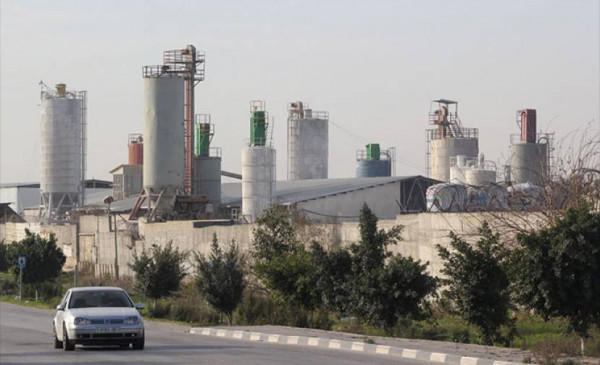 سلطة جودة البيئة: نتابع حرائق مصانع "جيشوري" الإسرائيلية
