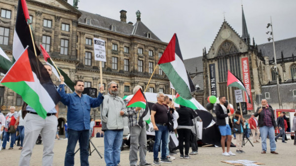 وفد من التجمع الديمقراطي الفلسطيني في هولندا يشارك بالوقفة التضامنية
