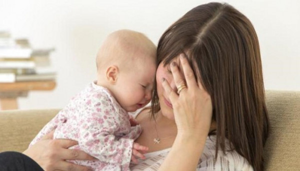 قلق الأمهات قد ينتقل إلى الرضع ما يترك لديهم "بصمة عاطفية" قد تهدد حياتهم