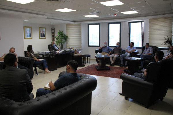 مازن غنيم يلتقي رئيس بلدية يطا لبحث الأوضاع المائية في يطا
