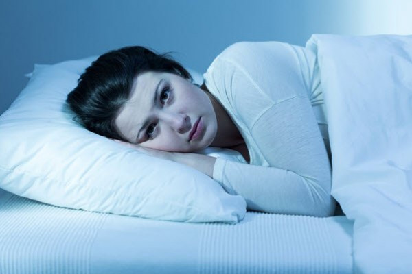 دراسة: قلة عدد ساعات النوم يتسبب في زيادة الوزن