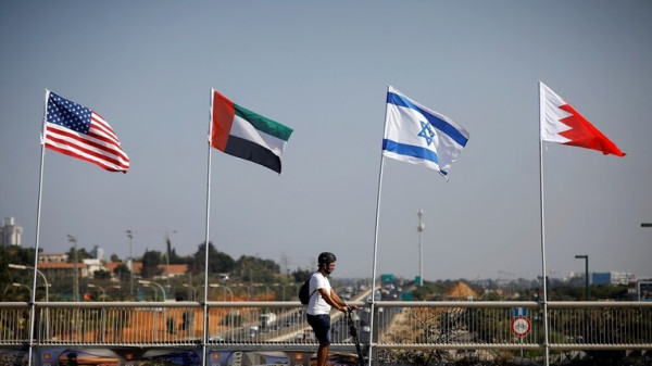 إسرائيل والبحرين تبحثان إقامة خطوط اتصالات مباشرة
