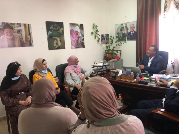 مكتب تنمية حلحول يبحث مع جمعية إكرام المسنين آليات التعاون المشترك لخدمة كبار السن