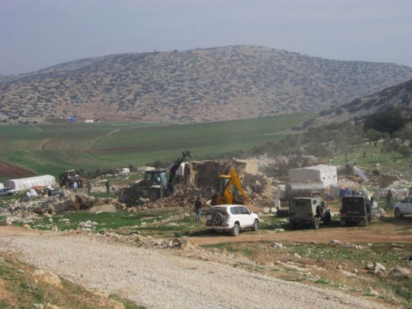 قوات الاحتلال تهدم مسكنين في يرزا شرق طوباس