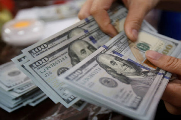 الدولار المجمد: تجارة مزدهرة لغسيل الأموال