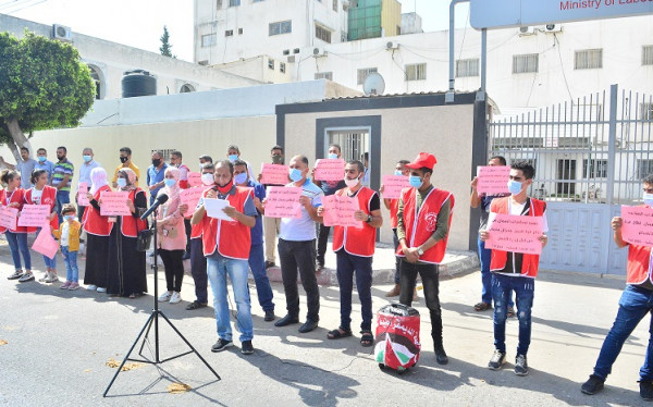 وقفات دعم وإسناد للعمال المتضررين من "كورونا" تعم كافة محافظات غزة