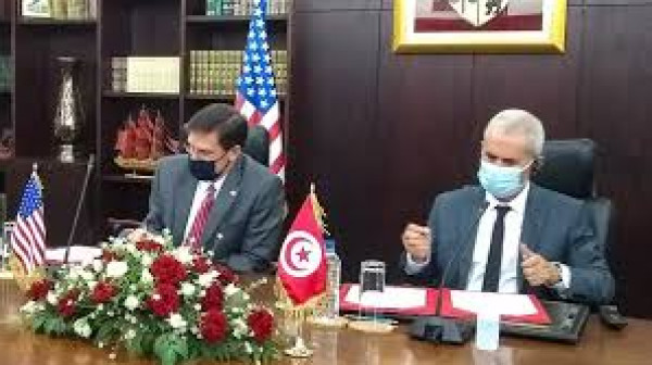 وزير الدفاع الأمريكي يُوقع اتفاقاً عسكرياً مع تونس لمدة عشر سنوات