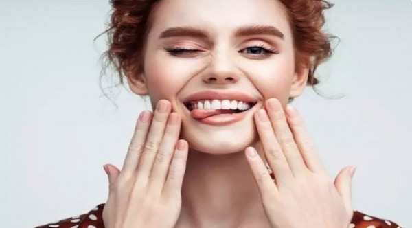 ممارسات أساسية تضمن لكِ مظهراً أكثر شباباً