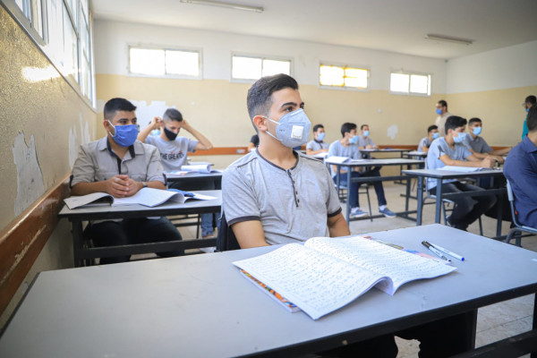 التعليم بغزة ينفي تسجيل إصابات بفيروس (كورونا) بين طلبة الثانوية العامة