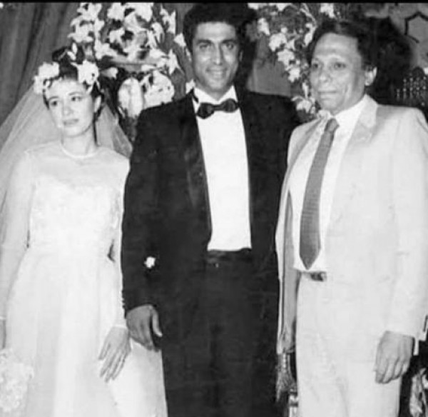 صورة نادرة من حفل زفاف أحمد زكي وهالة فؤاد بحضور عادل إمام   9999079941