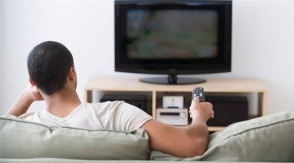لهذا يجب التوقف عن مشاهدة التلفزيون عند بلوغك الـ40