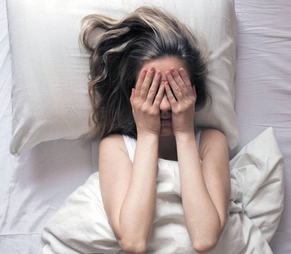 ليست طرق العناية... 3 قواعد لتحافظي على جمالك أثناء نومك