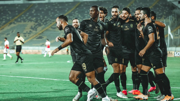 شاهد: الأهلي المصري يضع قدماً في نهائي دوري أبطال إفريقيا