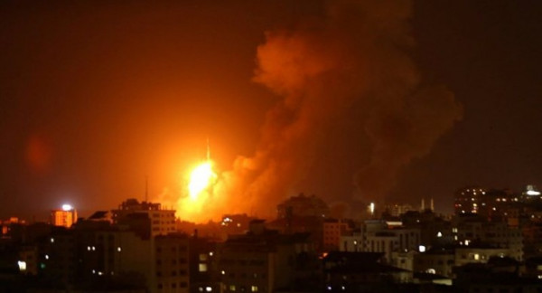 الطيران الإسرائيلي يقصف أهدافا وسط وجنوب قطاع غزة