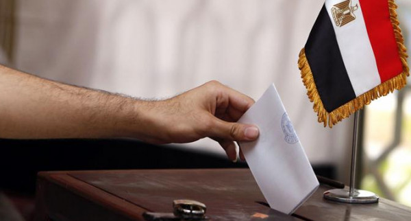 المصريون يصوتون في انتخابات المرحلة الأولى لمجلس النواب
