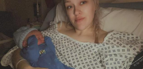 فتاة ذهبت للمستشفى لشعورها بآلام حادة "حامل وعلى وشك الولادة"
