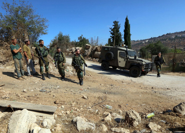 نابلس: مستوطنون يسرقون معدات قطف الزيتون في قرية جالود