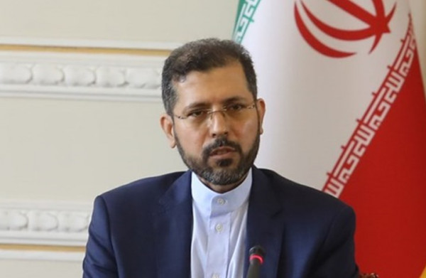 مسؤول إيراني يعلق على قرار تعيين سفير جديد في صنعاء
