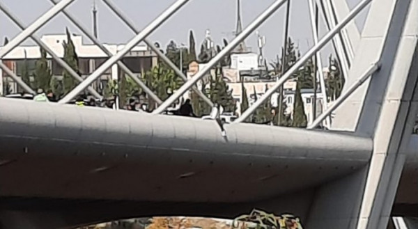 فتاة أردنية تحاول الانتحار من أعلى جسر عبدون بالعاصمة عمان