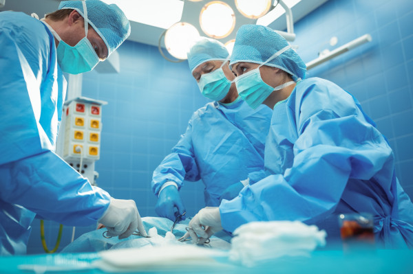 الجمعية الأميركية لإجازة مرافق الجراحة الإسعافية تعلن عن نصائح السلامة من (كورونا)