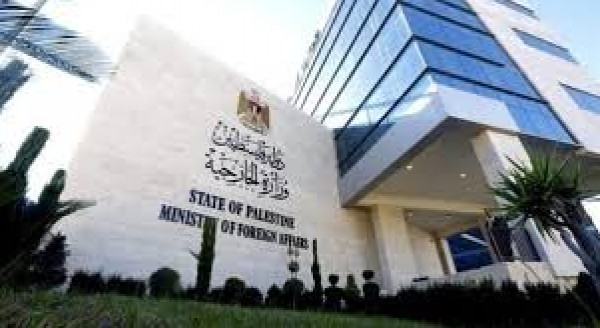 السفير أحمد الديك يلتقي برئيس الغرفة التجارية الصناعية دنيا الوطن السفير أحمد الديك يلتقي برئيس الغرفة التجارية الصناعية دنيا الوطن