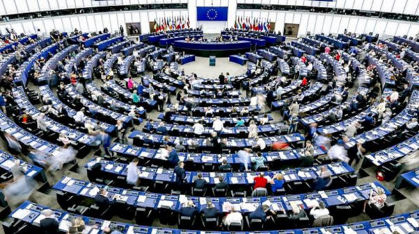 الفرا: نواب بالبرلمان الأوروبي يطالبون بتنفيذ عقوبات على إسرائيل والاعتراف بفلسطين