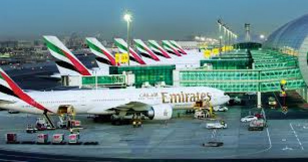 طيران الإمارات تعيد فتح صالاتها عبر العالم بدءاً من القاهرة